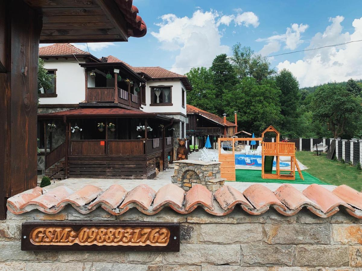 Карамановите Къщи 아프릴치 외부 사진